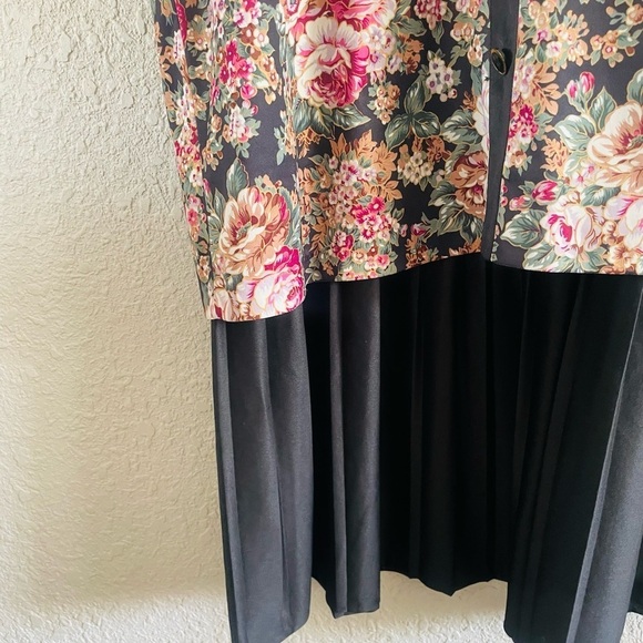 Vintage 80s Floral Drop Waist Dress with pleated Skirt - Picture 3 of 10